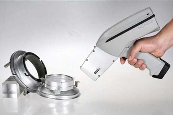 手持式X射线荧光分析仪