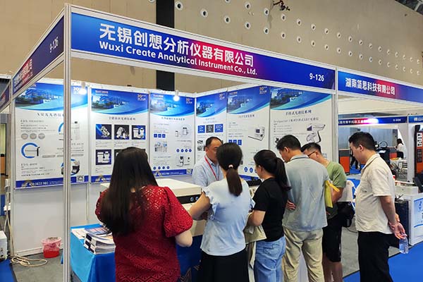 为嘉宾介绍我司优质产品